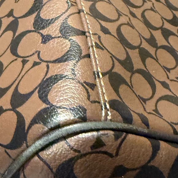 Coach EUC  brown and Black Handbag zipper closer - Picture 10 of 11